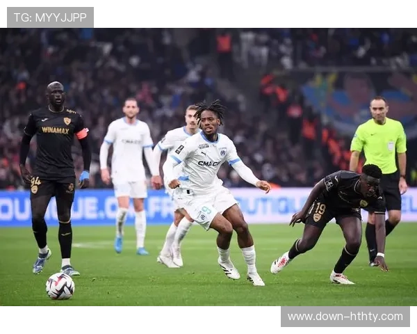 法兰克福前锋瓦希租借离队，锋线重组方案待定